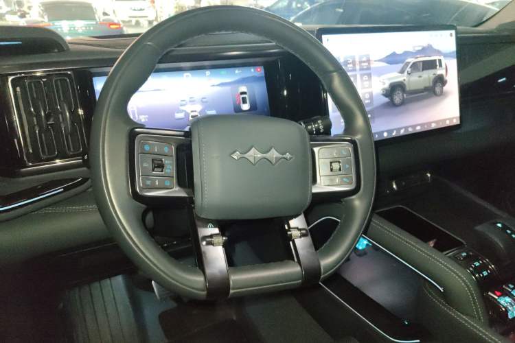 Used Formula Leopard 5 2023 Navigator Edition
