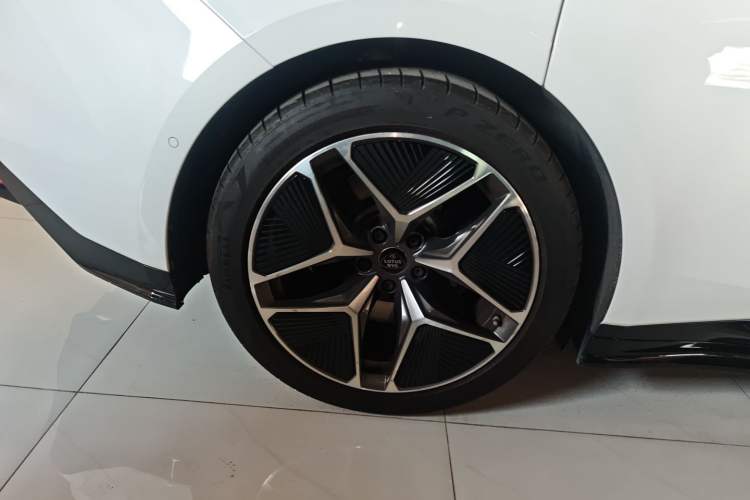 Used Lotus EMEYA 2024 EMEYA L+
