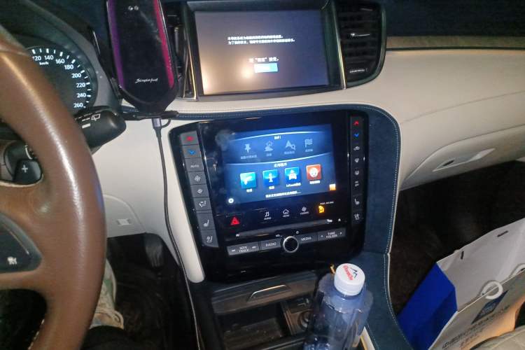 Used Infiniti QX50 2018 2.0T Four-Wheel Drive Luxury Edition Audio And AC Panel