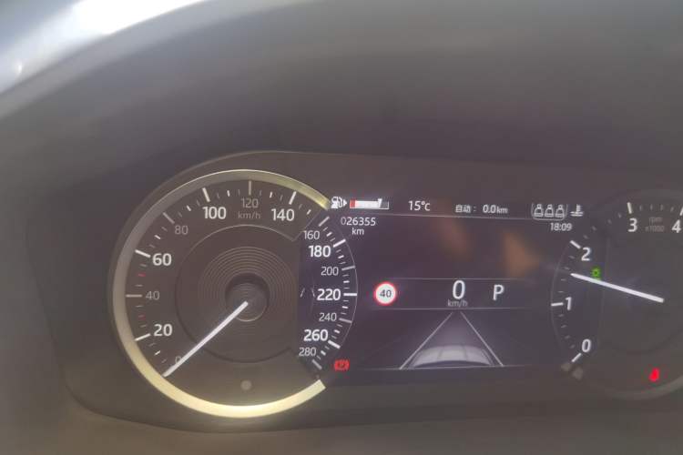 Used Jaguar F-PACE 2021 250 PS Odometer Close Up