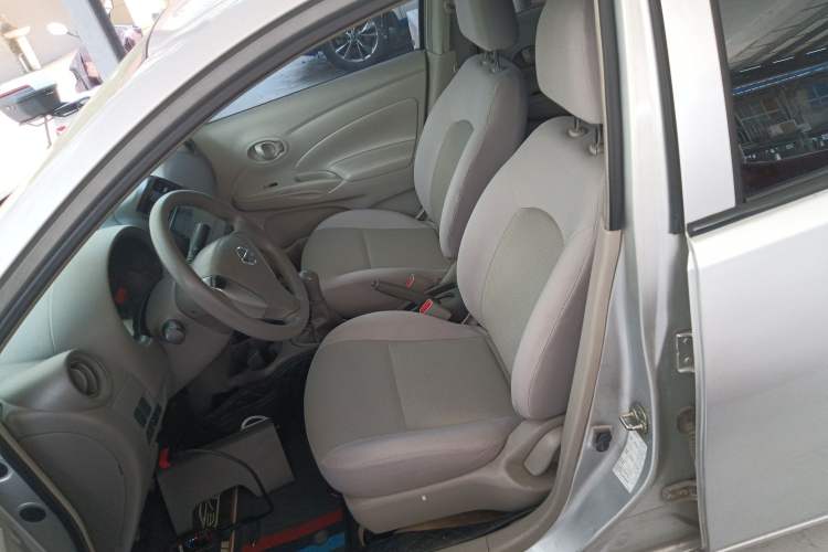 Used Nissan Sunny 2014 1.5XE Manual Elite Edition Left Front Seat