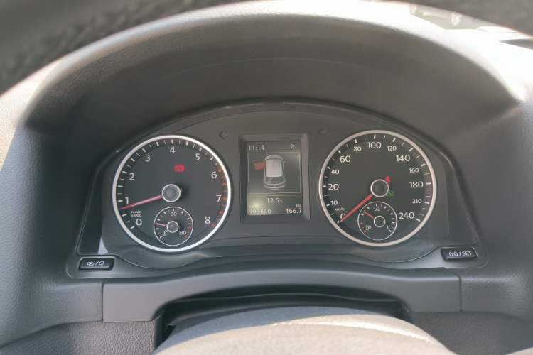 Used Volkswagen Tiguan 2015 2.0 TSI Automatic All-Wheel Drive Luxury Edition Instrument Cluster