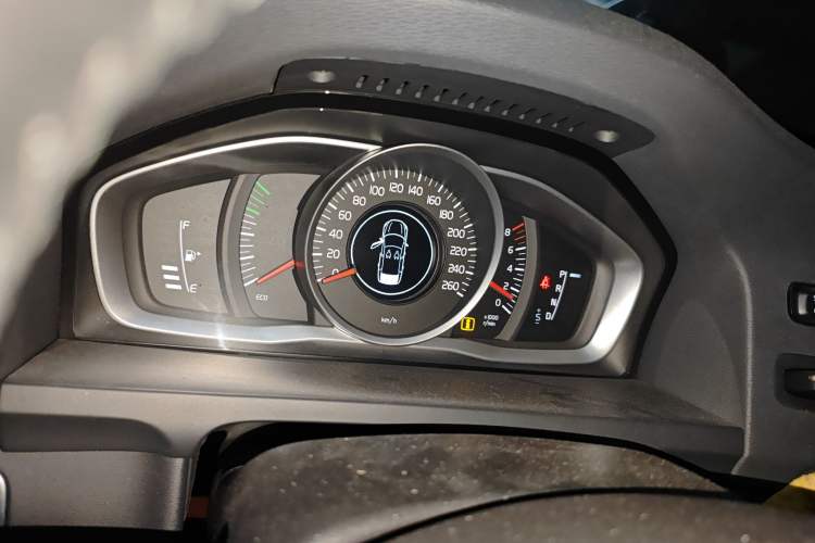 Used Volvo S60 2015 S60L 2.0T Zhiyuan Edition