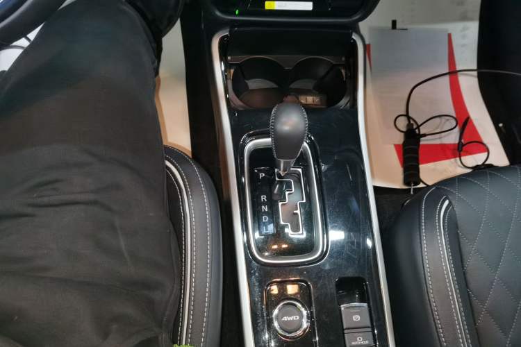 Used Mitsubishi Outlander 2020 2.4L 4x4 Zhi Xiang Edition 7-Seater