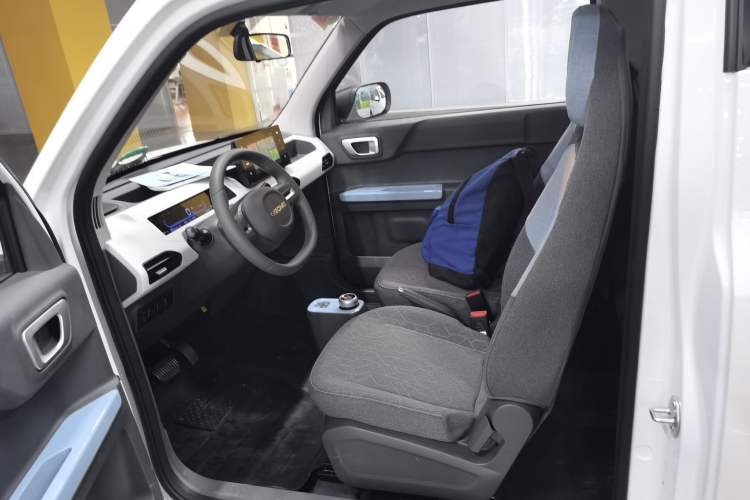 Used Geely Galaxy Panda 2024 Panda Mini 200km Endurance Bear
