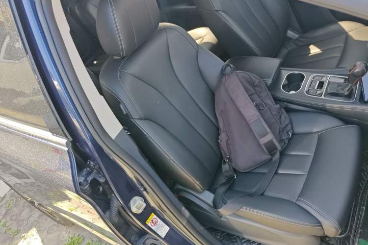 Used BYD Song MAX 2018 1.5T Automatic Smart Connect Elite Model with 6 Seats Right Front Seat