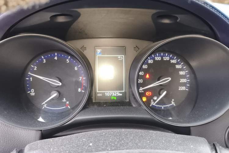 Used Toyota C-HR 2018 2.0L Luxury Sunroof Version China VI Standard