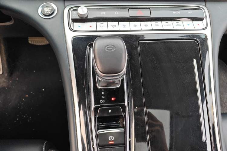 Used GAC Trumpchi M8  Gear Lever