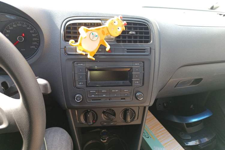 Used Volkswagen Polo 2014 1.4L Manual Fashion Edition
