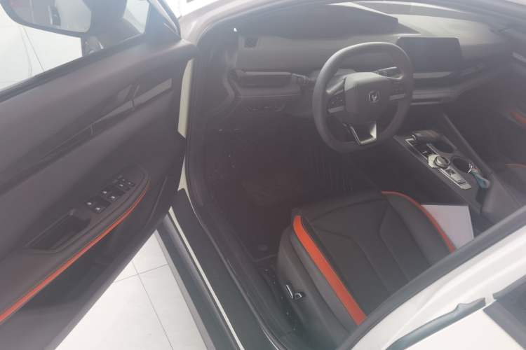 Used CHANGAN UNI-V 2023 1.5T Premium Model
