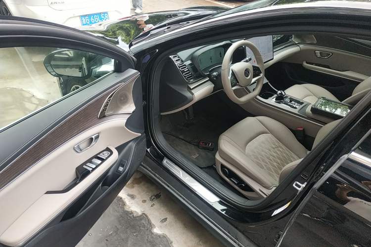 Used BYD Han 2025 EV with 701 km of Laser Radar-Enabled Intelligent Driving