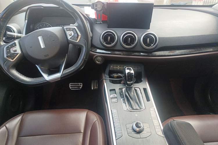 Used Wey VV5 2019 Upgraded Model 2.0T Two-Wheel Drive Ultra-Luxury Version China V Standard Center Console