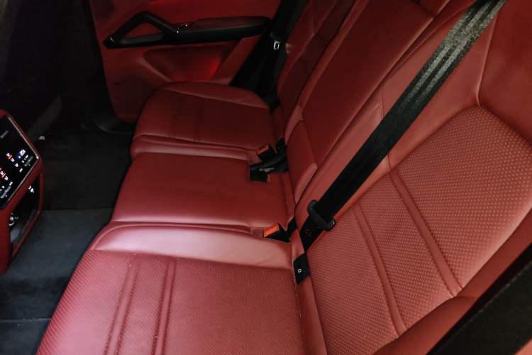 Used Porsche Cayenne 2022 Cayenne 3.0T Platinum Edition Left Rear Seat