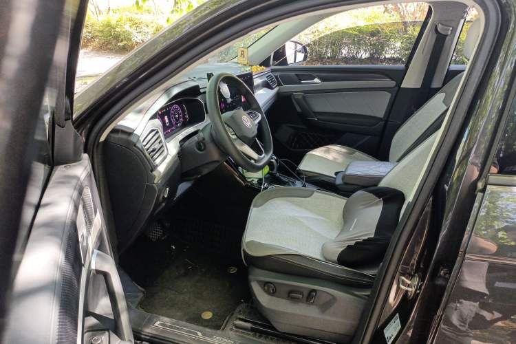 Used Volkswagen Tayron 2024 330TSI Two-Wheel Drive Luxury Plus Advanced Version Left Front Seat