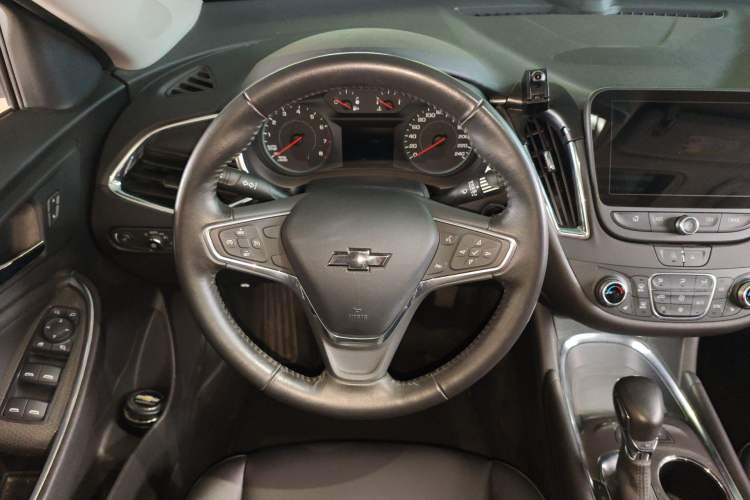 Used Chevrolet Malibu XL 2022 535T Automatic Sport Edition Steering Wheel