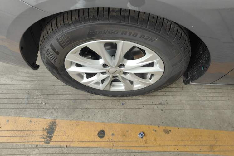 Used Roewe i5 2026 Model 1.5L Manual Comfort Version