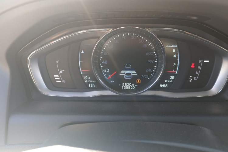 Used Volvo XC60 2015 T5 AWD Smart Drive Edition Odometer Close Up