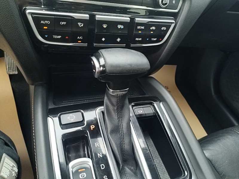 Used GAC Trumpchi GS8 2017 320T Two-Wheel Drive Luxury Smart Connectivity Version (7 Seats) — 17