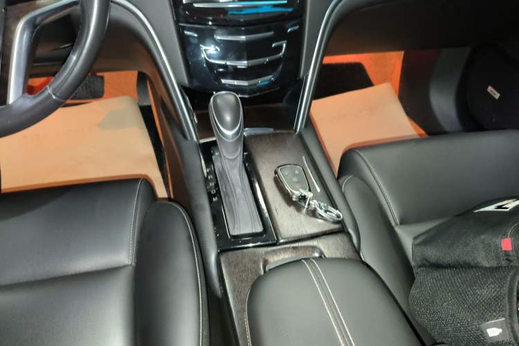 Used Cadillac XTS 2018 28T Tech Edition Gear Lever