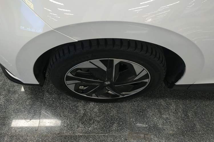 Used MG 4 EV 2022 425 km Luxury Edition