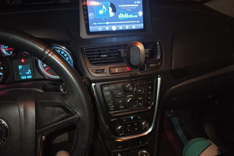 Used Buick Encore 2015 1.4T Automatic Two-Wheel Drive Urban Elite Version
