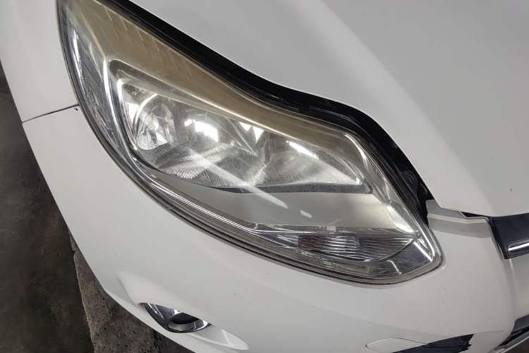 Used Ford Focus 2012 Sedan 1.6L Automatic Fashion Edition

