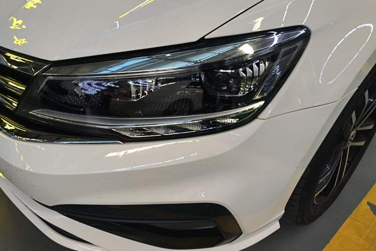 Used Volkswagen Lamando 2021 Facelift 280TSI DSG Comfort Edition (Manual Air Conditioning) Left Front Headlight