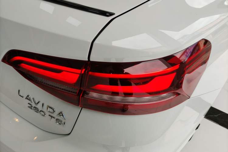 Used Volkswagen Lavida 2023 280TSI DSG Starry Sky Deluxe Edition Right Rear Taillight