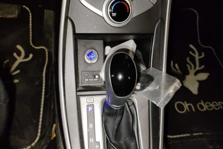 Used Hyundai Elantra (5th Generation / Langdong) 2012 1.6L Automatic Fashion Edition