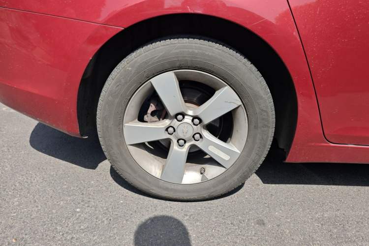 Used Chevrolet Cruze 2013 1.6L SE MT Exterior 5