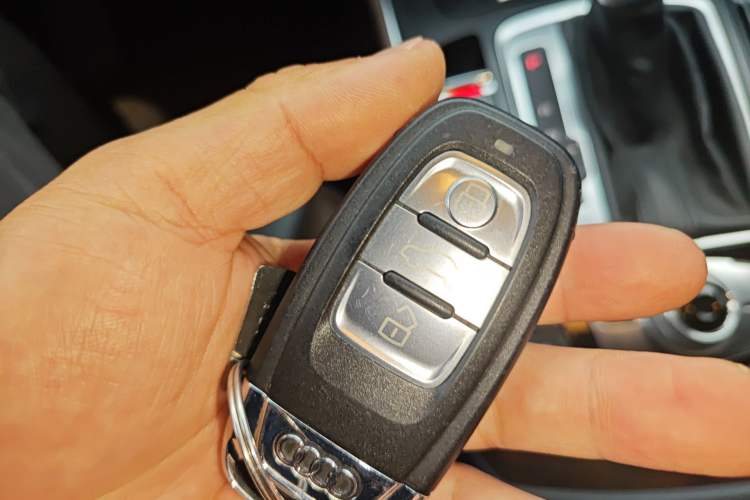 Used Audi Q5 2017 40 TFSI Comfort Model
