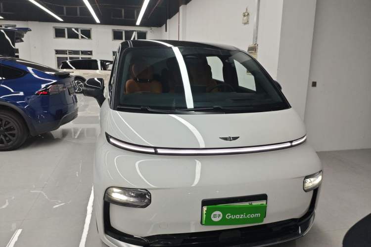 Used Geely Galaxy LEVC L380 2024 140-Degree 6-Seater All-Wheel-Drive Ultra
