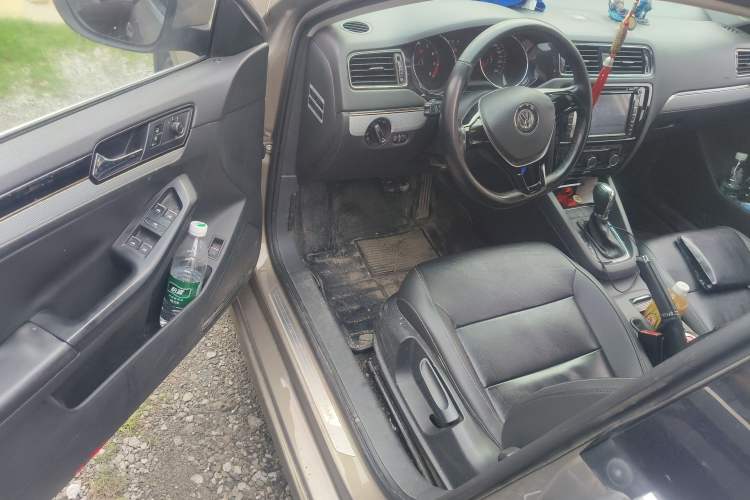 Used Volkswagen Sagitar 2015 1.6L Automatic Comfort Model