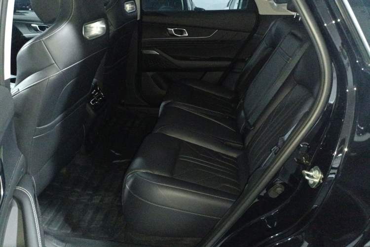 Used Changan UNI-K 2024 2.0T Two-Wheel Drive YueShang Trim