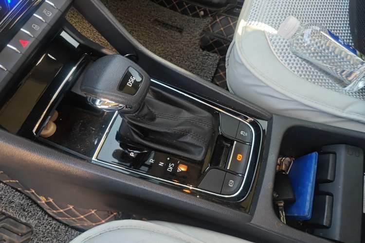 Used Skoda Kodiaq 2021 TSI330 5-Seat Two-Wheel Drive Comfort Edition Gear Lever