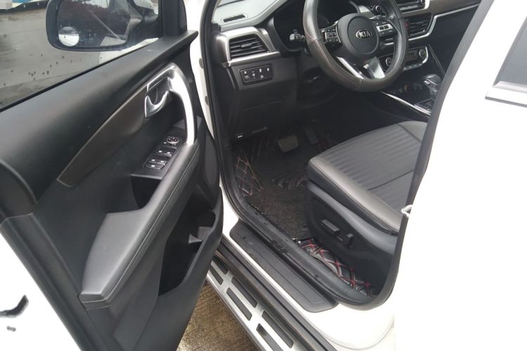 Used Kia Sportage R 2018 2.0L Automatic Smart Luxury Version China V Standard Driver Seat