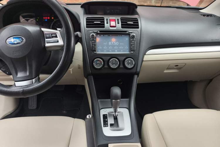 Used Subaru XV 2014 2.0i Elite Edition Audio And AC Panel