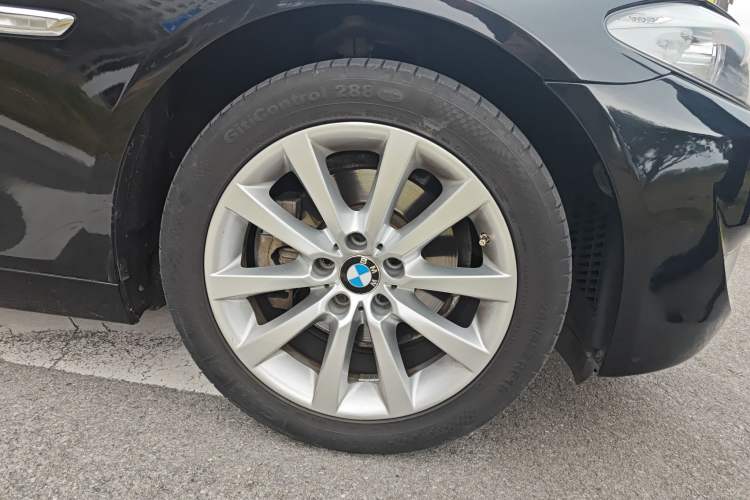 Used BMW 5 Series 2013 530Li Leading Model