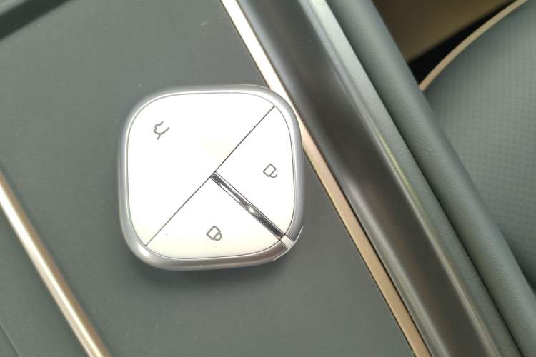 Used Baojun Yunhai 2025 Model 500km Pure Electric Travel Edition
