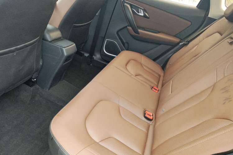 Used FAW Senya R7 2016 1.6L Manual Smart Version Left Rear Seat