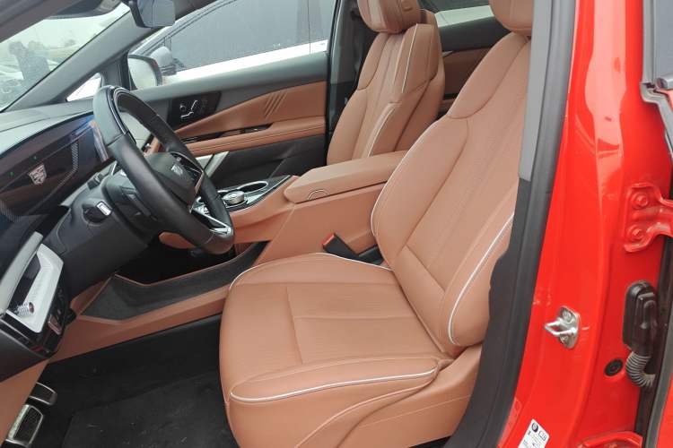 Used Cadillac OPTIQ 2024 Four-Wheel Drive Long-Range Version Left Front Seat