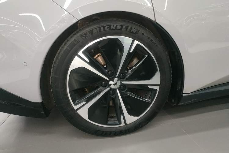 Used Nio ET5T 2024 75kWh Touring Right Rear Wheel Hub