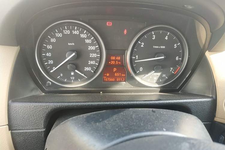 Used BMW X1 2012 sDrive18i Luxury Model Odometer Close Up