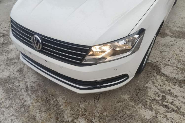 Used Volkswagen Lavida 2017 1.6L Automatic Comfort Edition
