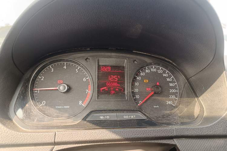 Used Volkswagen Jetta 2013 1.4L Manual Fashion Model