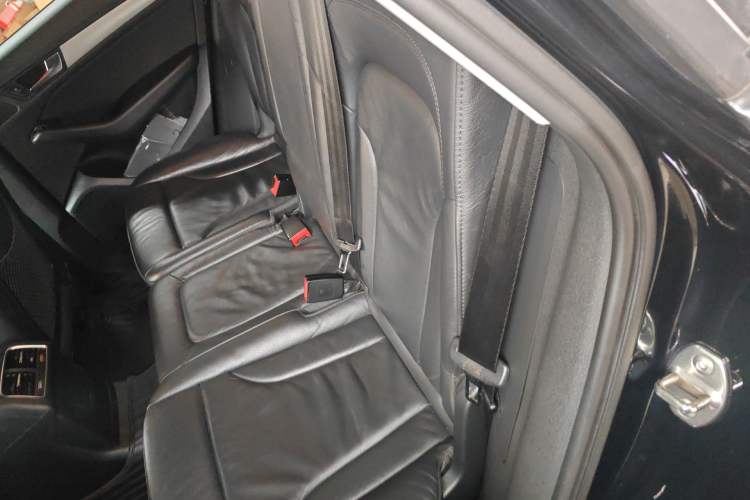 Used Audi Q5 2013 40 TFSI Technology Edition Left Rear Seat