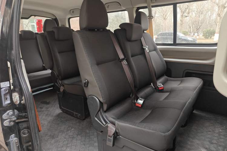 Used Jinbei Grace 2016 2.2L Classic Edition Standard Version Long Wheelbase 10 Seats
