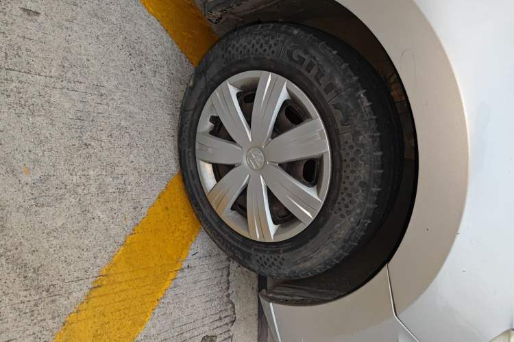 Used Volkswagen Jetta 2017 1.5L Manual Fashion Edition Right Front Wheel Hub