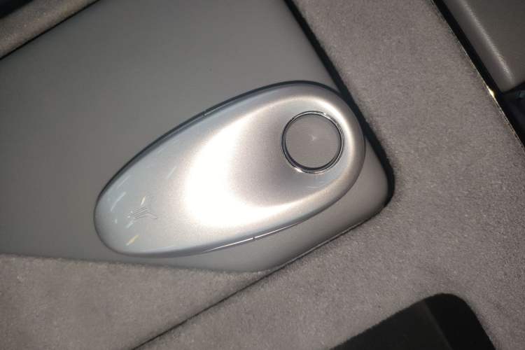 Used VOYAH PASSION 2024 PHEV Four-Wheel Drive Ultra-Long Range Flagship Model
