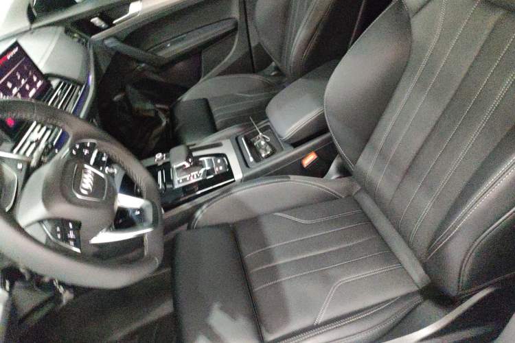 Used Audi Q5L 2025 quattro 45th Anniversary Edition 40 TFSI Sporty and Dynamic Model
